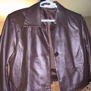 Cropped leather jacket